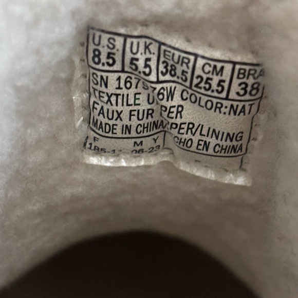 Skechers Lite Weight Tie up Boots - Natural Blush Color - Size 8.5 Wide - Picture 4 of 6